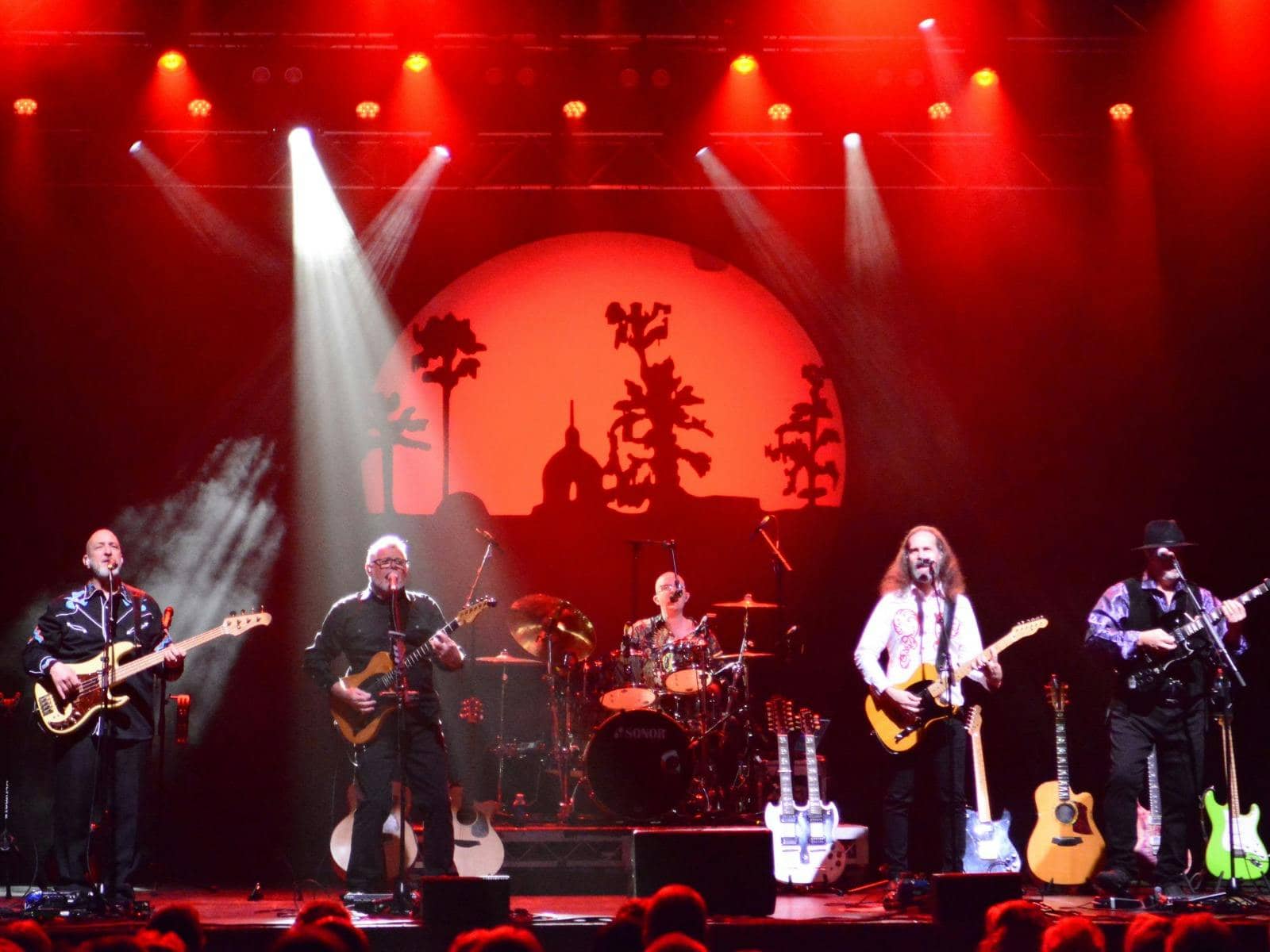 Australian Eagles and Money For Nothin: Dire Straits Experience - Warrnambool